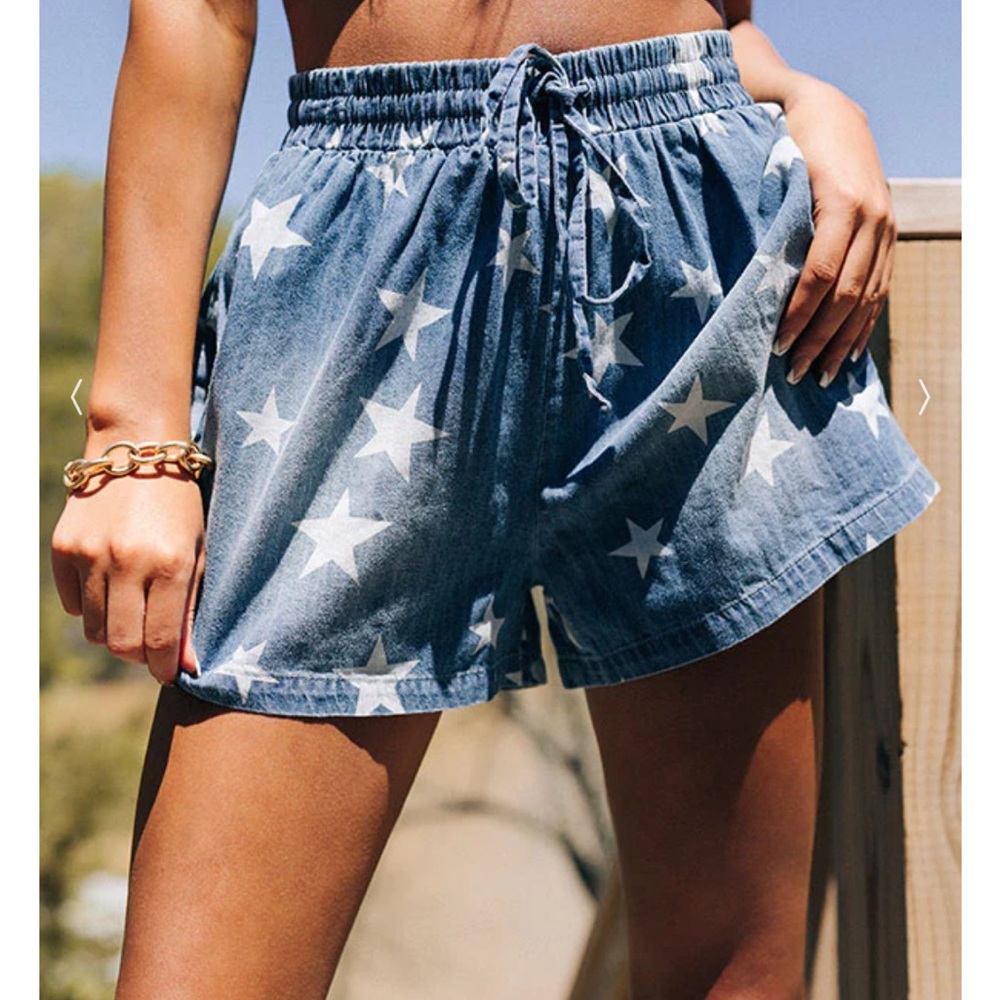Impressions Sparkler Kisses Chambray Star Shorts. 💜